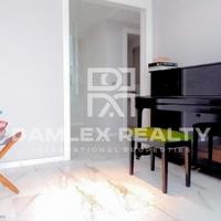 Flat at the first line of the sea / lake in Spain, Catalunya, 116 sq.m.