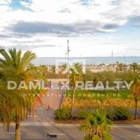 Flat at the first line of the sea / lake in Spain, Catalunya, 116 sq.m.