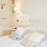 Apartment at the first line of the sea / lake in Spain, Catalunya, Girona, 175 sq.m.