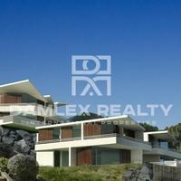 Вилла на первой линии моря/озера в Испании, Каталония, Багур, 396 кв.м.