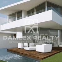 Вилла на первой линии моря/озера в Испании, Каталония, Багур, 396 кв.м.