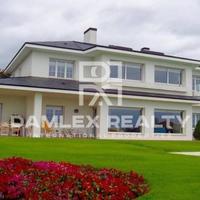 Villa in the suburbs in Spain, Catalunya, Begur, 625 sq.m.