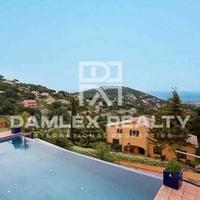 Villa in the suburbs in Spain, Catalunya, Begur, 575 sq.m.