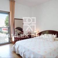 Flat at the second line of the sea / lake in Spain, Catalunya, 145 sq.m.