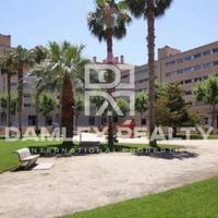 Flat at the second line of the sea / lake in Spain, Catalunya, 145 sq.m.