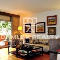 Flat at the second line of the sea / lake in Spain, Catalunya, 125 sq.m.