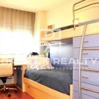 Flat at the second line of the sea / lake in Spain, Catalunya, 125 sq.m.