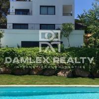 Вилла в Испании, Каталония, Жирона, 390 кв.м.