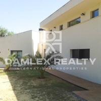 Вилла в Испании, Каталония, Жирона, 240 кв.м.