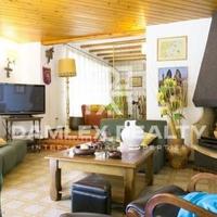 Вилла на первой линии моря/озера в Испании, Каталония, Жирона, 284 кв.м.