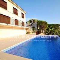 Вилла в Испании, Каталония, Жирона, 211 кв.м.