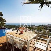 Вилла в пригороде в Испании, Каталония, Жирона, 366 кв.м.