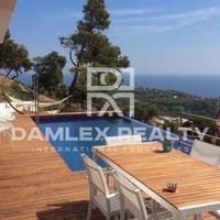 Вилла в пригороде в Испании, Каталония, Жирона, 366 кв.м.