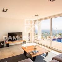 Вилла в пригороде в Испании, Каталония, Жирона, 366 кв.м.