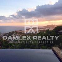 Вилла в пригороде в Испании, Каталония, Жирона, 366 кв.м.