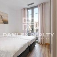Flat in the city center in Spain, Catalunya, 70 sq.m.