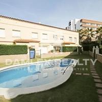 Townhouse in Spain, Catalunya, Girona, 240 sq.m.