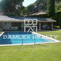Villa in Spain, Catalunya, Begur, 570 sq.m.