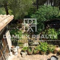 Дом на второй линии моря/озера, в пригороде в Испании, Каталония, Жирона, 300 кв.м.