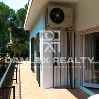 Дом на второй линии моря/озера, в пригороде в Испании, Каталония, Жирона, 300 кв.м.