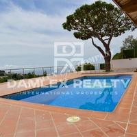 Дом в Испании, Каталония, Жирона, 300 кв.м.