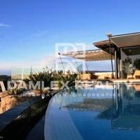 Villa in Spain, Catalunya, Girona, 809 sq.m.