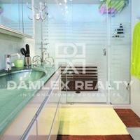 Apartment at the second line of the sea / lake in Spain, Catalunya, Girona, 142 sq.m.