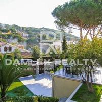 Villa in Spain, Catalunya, Girona, 260 sq.m.