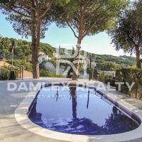 Villa in Spain, Catalunya, Girona, 260 sq.m.