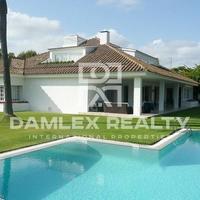 Villa in Spain, Catalunya, Begur, 571 sq.m.