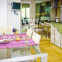 Flat in Spain, Catalunya, Barcelona, 220 sq.m.