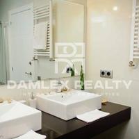 Flat in Spain, Catalunya, Barcelona, 220 sq.m.