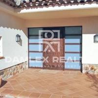 Вилла в Испании, Каталония, Жирона, 320 кв.м.