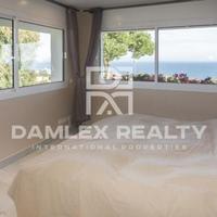 Villa in Spain, Catalunya, Barcelona, 500 sq.m.