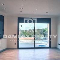 Villa in Spain, Catalunya, Girona, 375 sq.m.