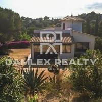 Другая коммерческая недвижимость в Испании, Каталония, Жирона, 268 кв.м.