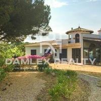 Другая коммерческая недвижимость в Испании, Каталония, Жирона, 268 кв.м.