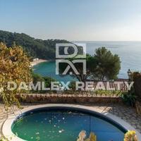 Villa in Spain, Catalunya, Girona, 220 sq.m.