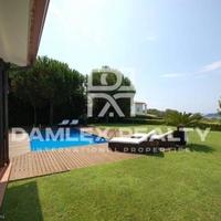 House in Spain, Catalunya, Girona, 385 sq.m.