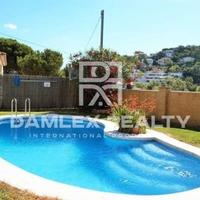 Вилла в Испании, Каталония, Жирона, 250 кв.м.