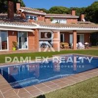 Вилла в Испании, Каталония, Багур, 460 кв.м.