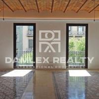 Квартира в центре города в Испании, Каталония, 150 кв.м.