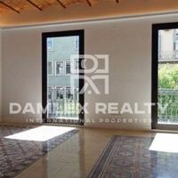 Квартира в центре города в Испании, Каталония, 150 кв.м.