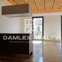 Квартира в центре города в Испании, Каталония, 150 кв.м.