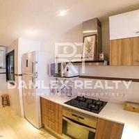 Апартаменты на первой линии моря/озера в Испании, Каталония, Жирона, 155 кв.м.