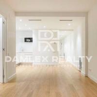 Flat in Spain, Catalunya, Barcelona, 98 sq.m.