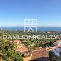 Villa in Spain, Catalunya, Girona, 600 sq.m.