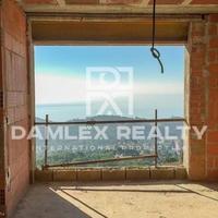 Villa in Spain, Catalunya, Girona, 600 sq.m.