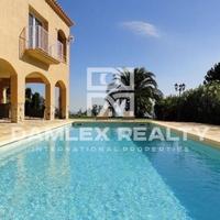 Villa in Spain, Catalunya, Girona, 408 sq.m.