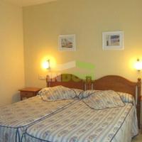 Хостел на первой линии моря/озера в Испании, Каталония, Жирона